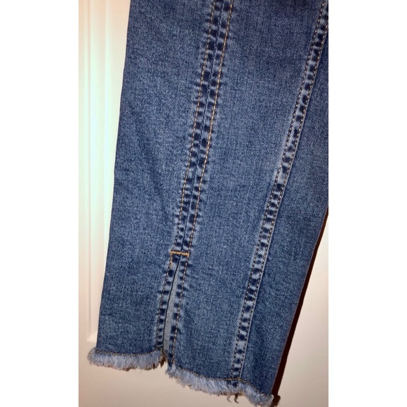 Pair of Stylish Skinny Jeans - Picture 2 of 2